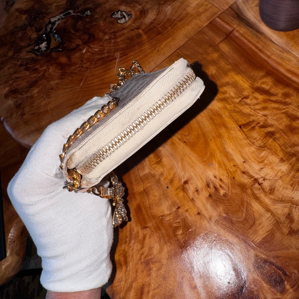Louis Vuitton
2009 Damier Azur Pattern Zippy Organizer Wallet & unbranded chain - Picture 5 of 16